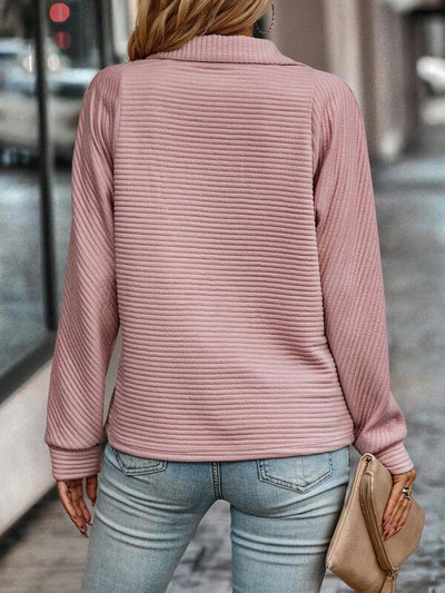 Elise | Elegancki sweter z dekoltem w szpic